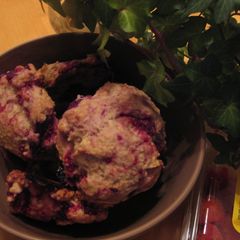 A picture of Raspberry Hot Biscuit (Scone).