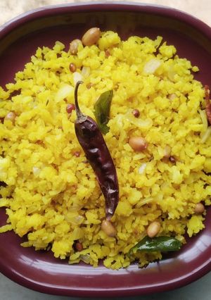 A picture of Kande poha.
