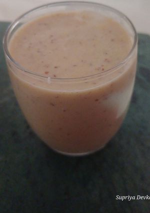 A picture of Apple dates milkshake.
