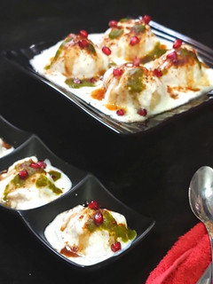 दही बड़े (Dahi Bade Recipe in Hindi) रेसिपी मुख्य फोटो