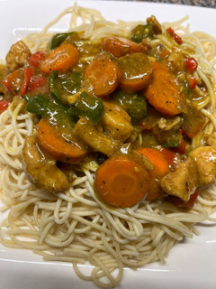 A picture of Chicken coconut curry sauce.
