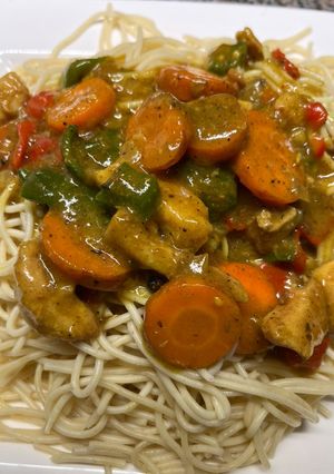A picture of Chicken coconut curry sauce.