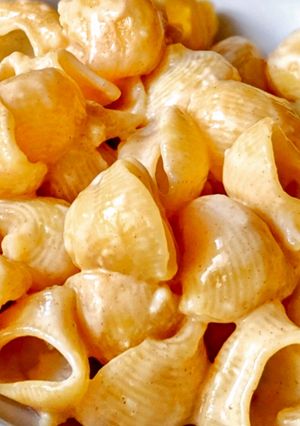 A picture of Dessert macaroni and custard.