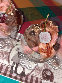 Una foto de Helado de frutas 🍉🍌🍑🍏🍨