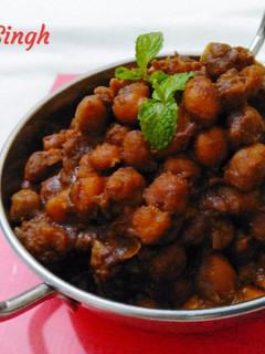 पिंडी छोले (pindi chole recipe in hindi) रेसिपी मुख्य फोटो