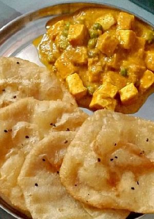 अजवाइन पूरी (Ajwain Puri recipe in hindi) रेसिपी मुख्य फोटो