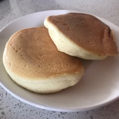 A picture of Japanese soufflé pancakes.