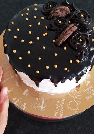 ડાર્ક ચોકલેટ ટ્રફલ કેક (Dark Chocolate Truffle Cake Recipe In Gujarati) રેસીપી મુખ્ય ફોટો
