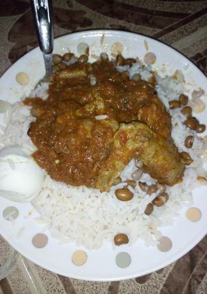 Shinkafa da miyar tumatur da nama ainihin hoton girkin