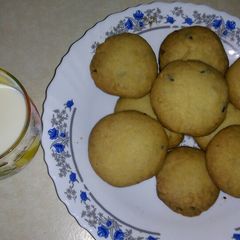 A picture of Eggless chocolate chip cookies.