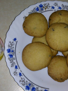 A picture of Eggless chocolate chip cookies.