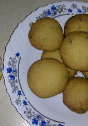 A picture of Eggless chocolate chip cookies.