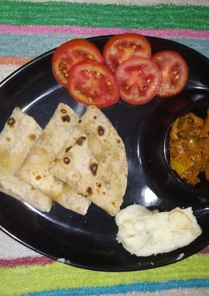 રોટી (Roti Recipe In Gujarati) રેસીપી મુખ્ય ફોટો