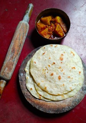 কষা আলুর দম (kousha aloo dum recipe in Bengali) রেসিপির প্রধান ছবি