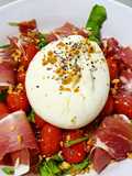 Ensalada: Burrata y jamón crudo