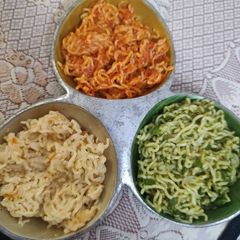A picture of Tricolour Maggi.