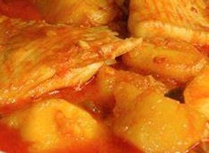 Foto principal de Estofado de patatas con raya de mamá Luisa