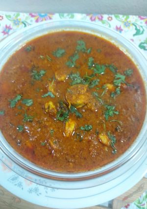 A picture of Malvani prawns curry.
