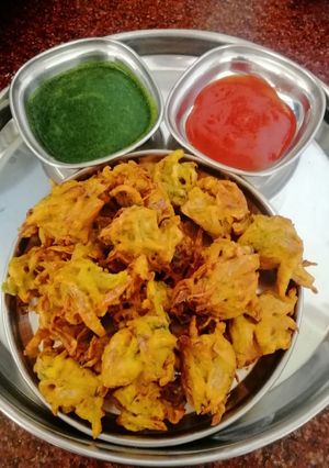कान्दा भजीया (kanda bhajiya recipe in Hindi) रेसिपी मुख्य फोटो