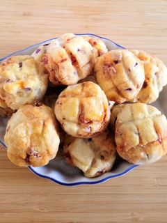 Kolbászos hagymás pogácsa recept fotója