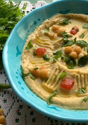 A picture of Hummus.