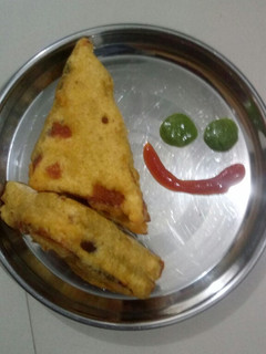 બ્રેડ પકોડા (bread pakoda recipe in Gujarati) રેસીપી મુખ્ય ફોટો