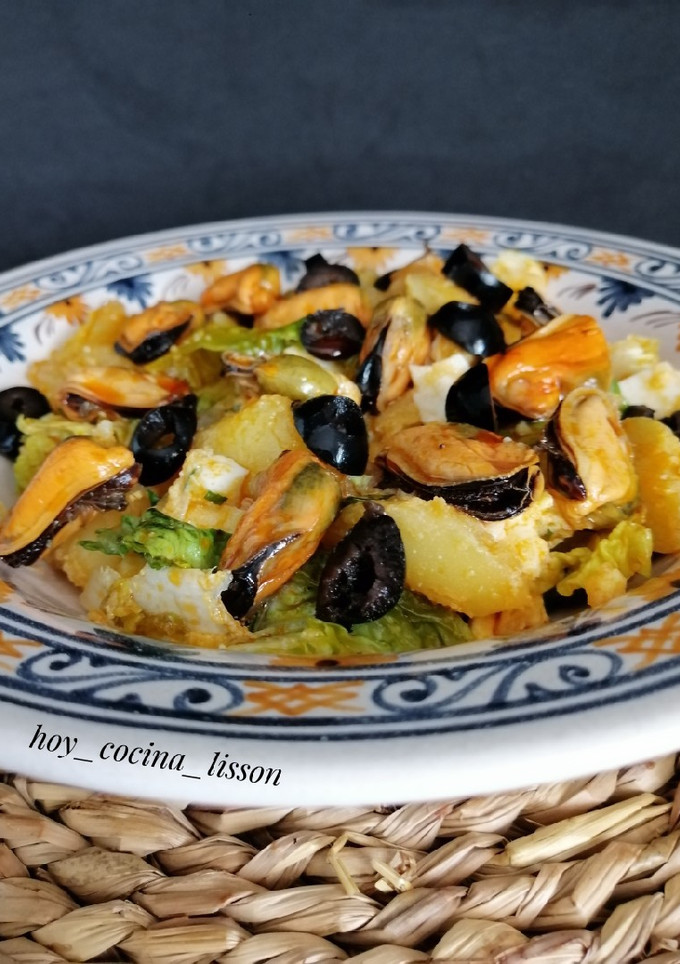 Una foto de Ensalada de patata y mejillones