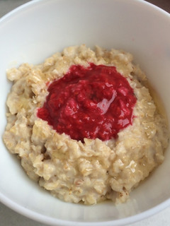 Una foto de Porridge ~receta base+ frambuesa~