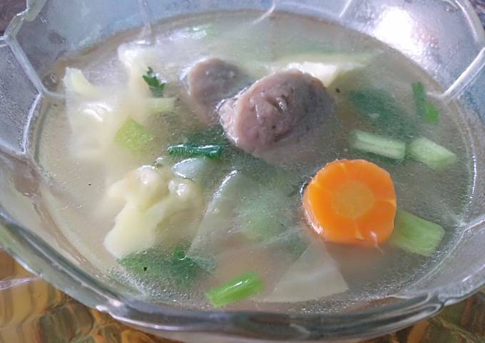 Wajib coba! Bagaimana cara bikin Sop Bakso Sapi Kuah Bening  sempurna