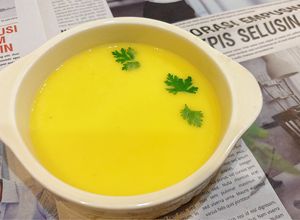 Hình của món Soup kem khoai tây cà rốt.