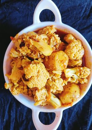 ফুলকপির ডালনা (fulkopir dalna recipe in Bengali) রেসিপির প্রধান ছবি