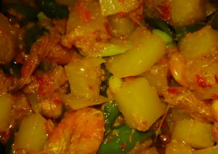 Tumis udang mix kentang buncis pete