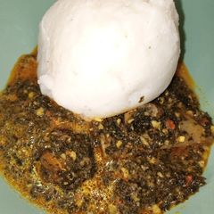 Tuwon shinkafa with bitter leaf soup🍛 A picture of Tuwon shinkafa with bitter leaf soup🍛.
