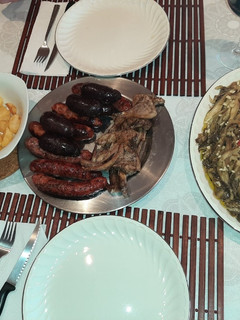 Una foto de Plato combinado de productos de la tierra