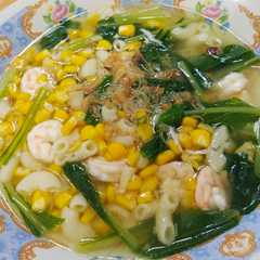 A picture of Sup Makaroni Pelangi.