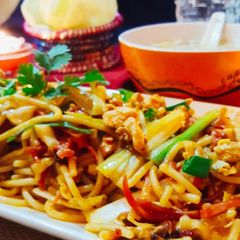 A picture of Chicken chow mein.