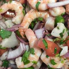 Una foto de Ensalada camarones