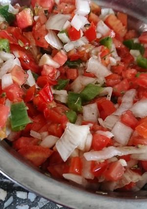 Una foto de Ensalada (Salsa) Criolla