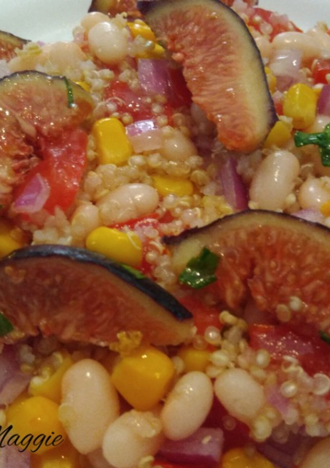 Una foto de Ensalada de judías con quinoa e higos