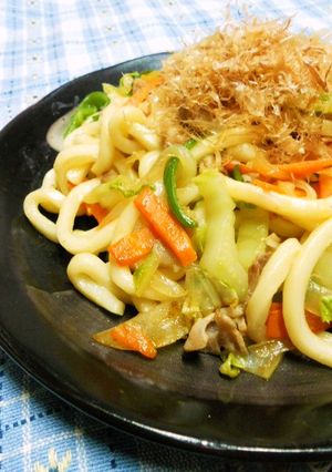 A picture of Yaki Udon with Udon Soup Mix.