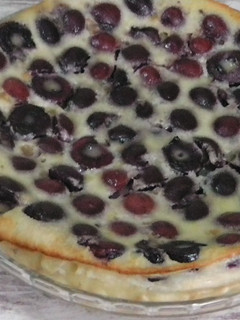 Una foto de Clafoutis con cerezas (receta francesa)