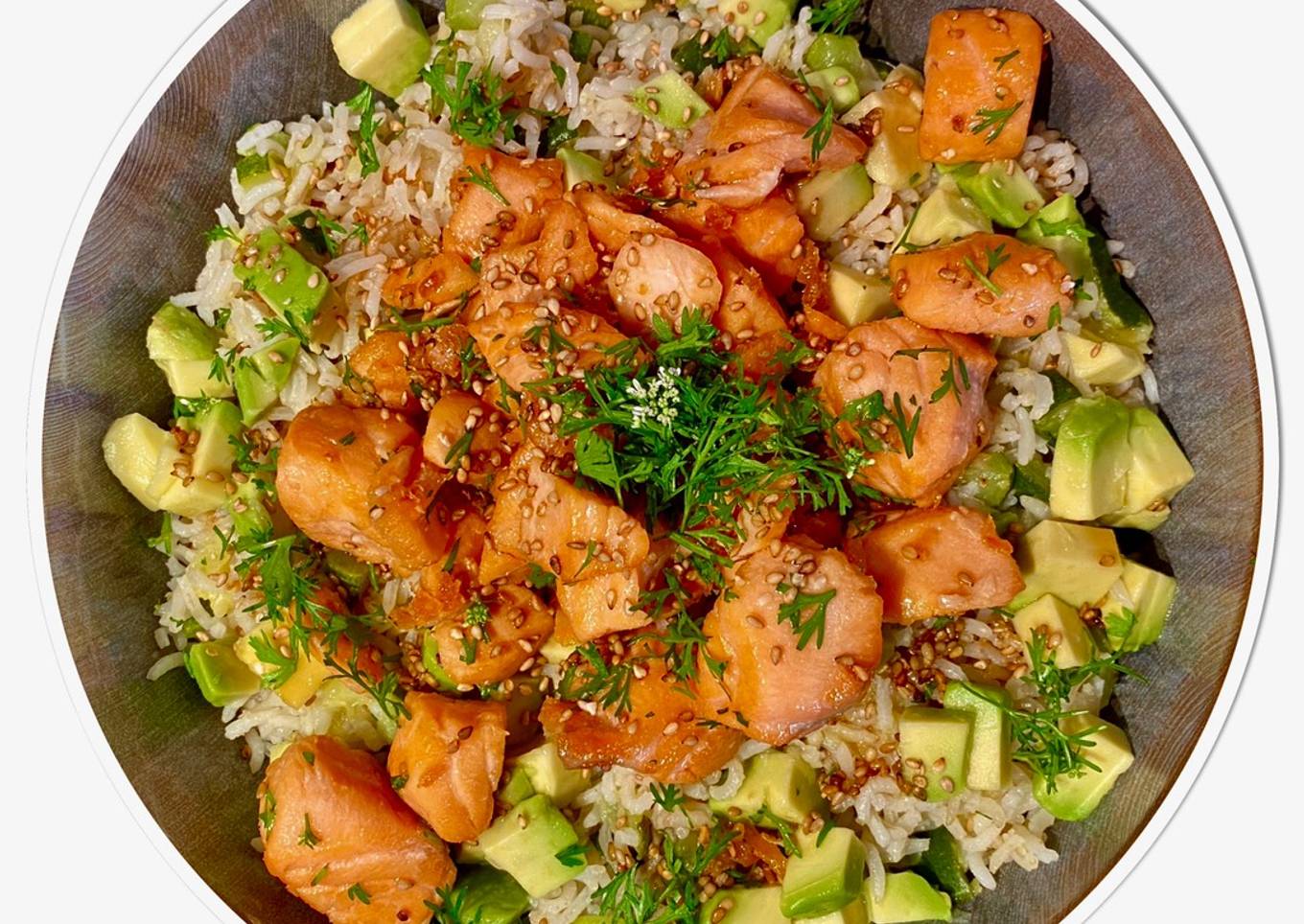 Rice bowl au saumon mi-cuit