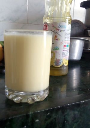 મિલ્ક શેક (Milkshake Recipe In Gujarati) રેસીપી મુખ્ય ફોટો