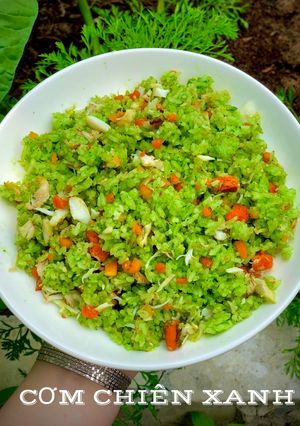 Hình của món Cơm chiên xanh.