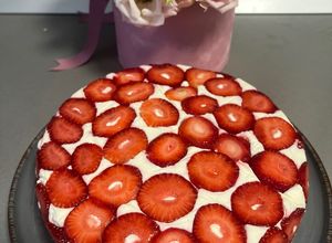 O poză a rețetei Cheesecake răsturnat cu căpșuni ✨🍓.