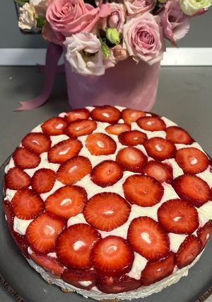 O poză a rețetei Cheesecake răsturnat cu căpșuni ✨🍓.
