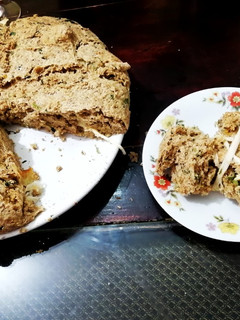 Una foto de Pan de ajo y perejil con queso
