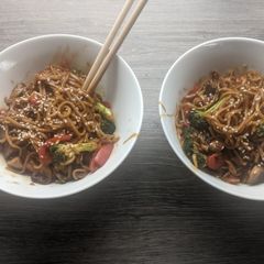 A picture of Veggie Garlic Noodles.