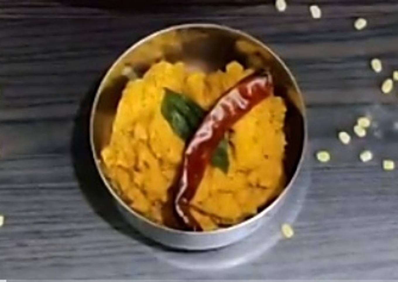 Coconut & red chilli chutney