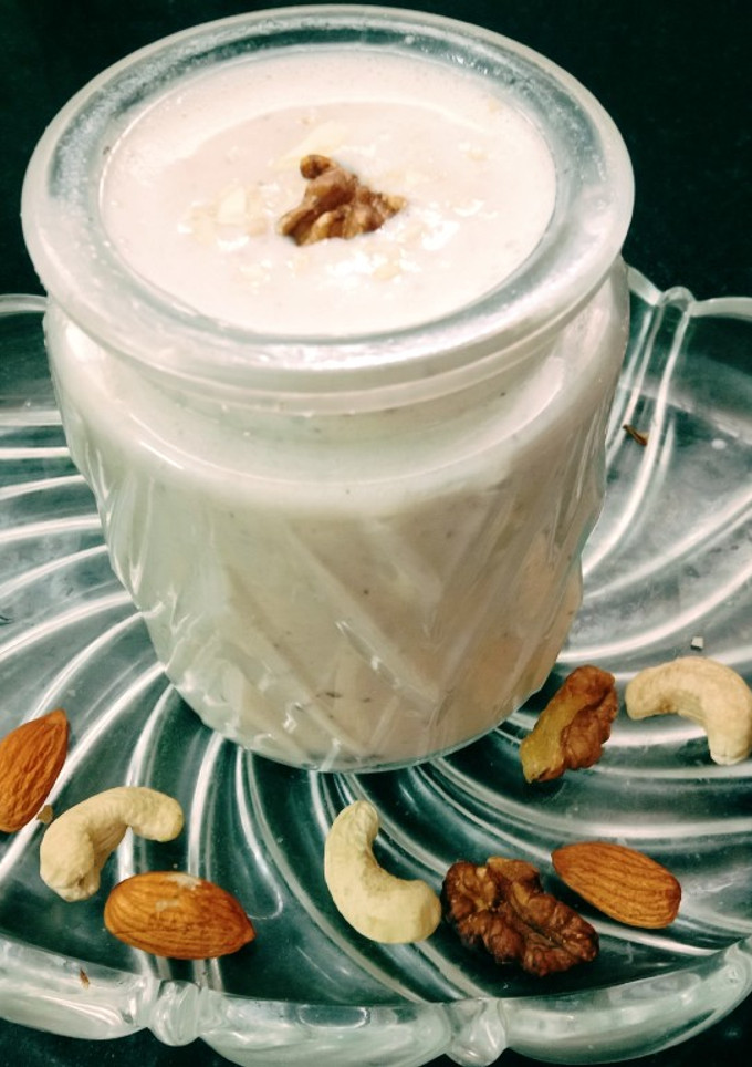 டிரைபிருட் மில்க் ஷேக் (Dryfruit milkshake recipe in tamil) செய்முறை முக்கிய புகைப்படம்